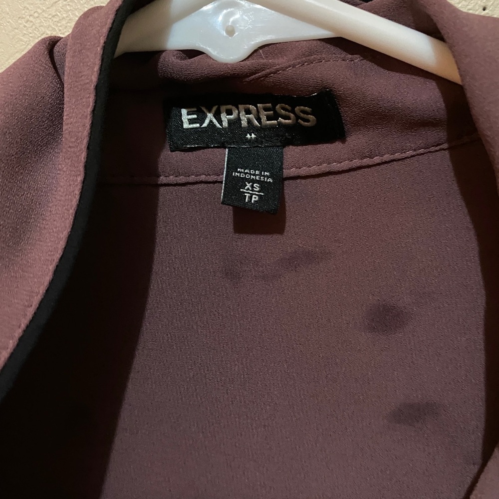 Express button up blouse - Picture 2 of 2